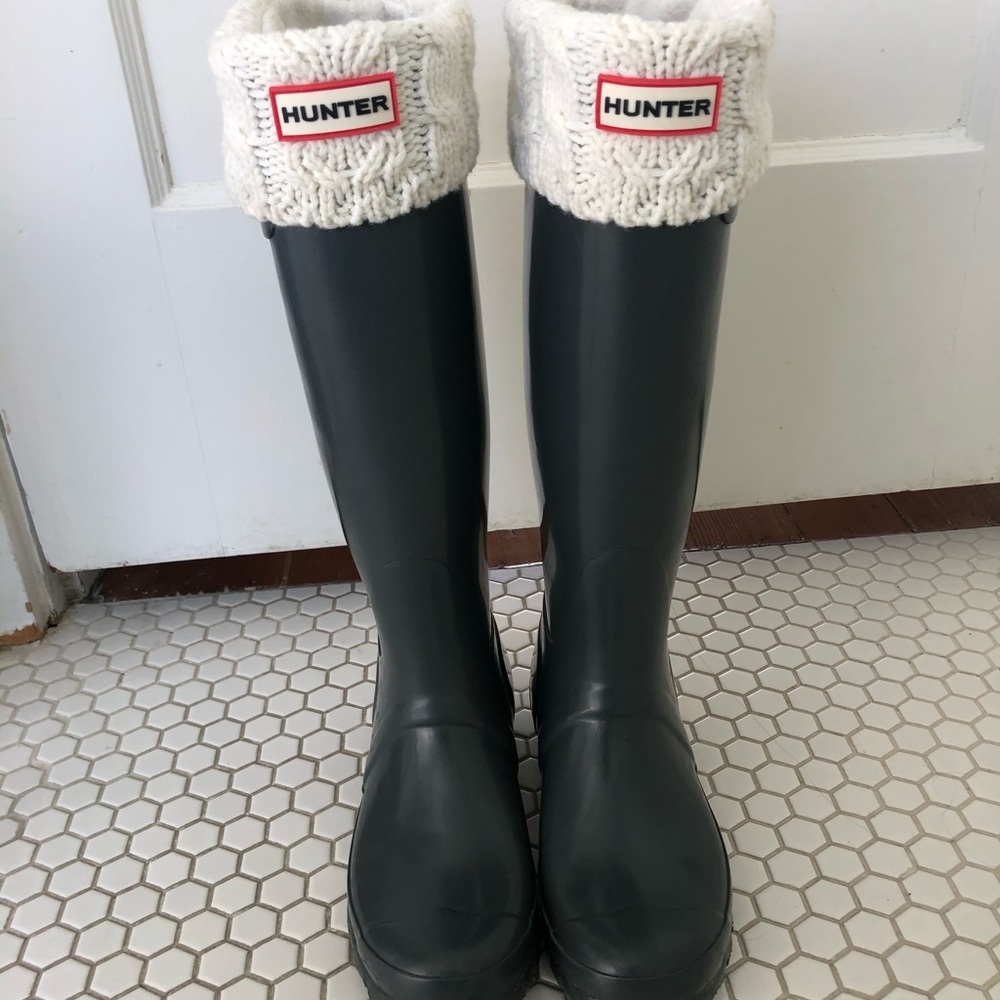 Hunter rain boots and cable knit socks